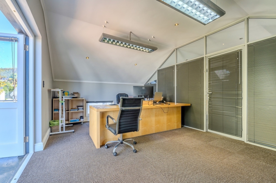 To Let commercial Property for Rent in Lemoenkloof Western Cape